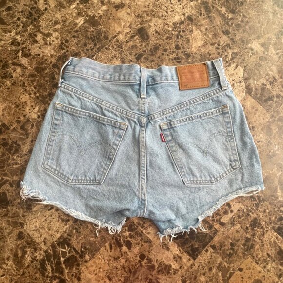 LEVI’S  501 JORTS DENIM DISTRESSED PREMIUM SZ 26 GRUNGE SHORTS RIPPED VERSATILE - Picture 15 of 16
